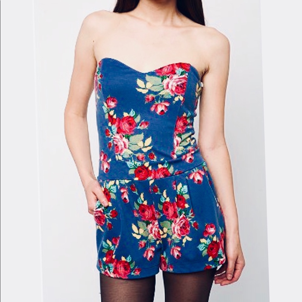 𝙺𝙸𝙼𝙲𝙷𝙸 𝙱𝙻𝚄𝙴 Romper